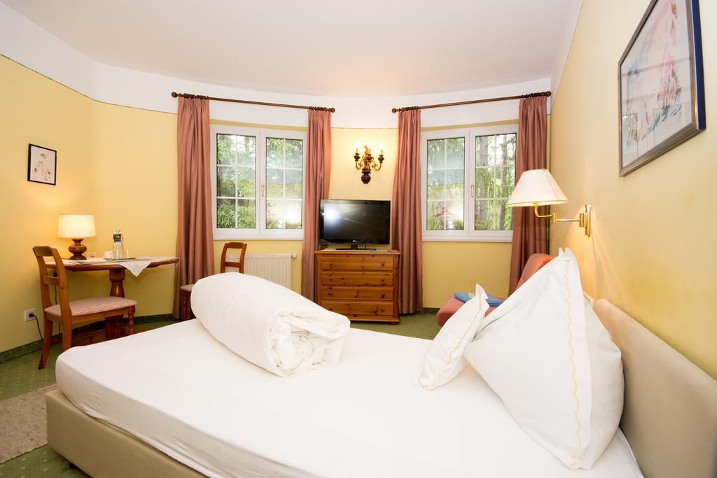 Hotel Villa Rainer Portschach am Woerthersee Exterior photo